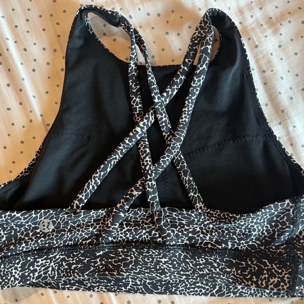 Lululemon sports bra